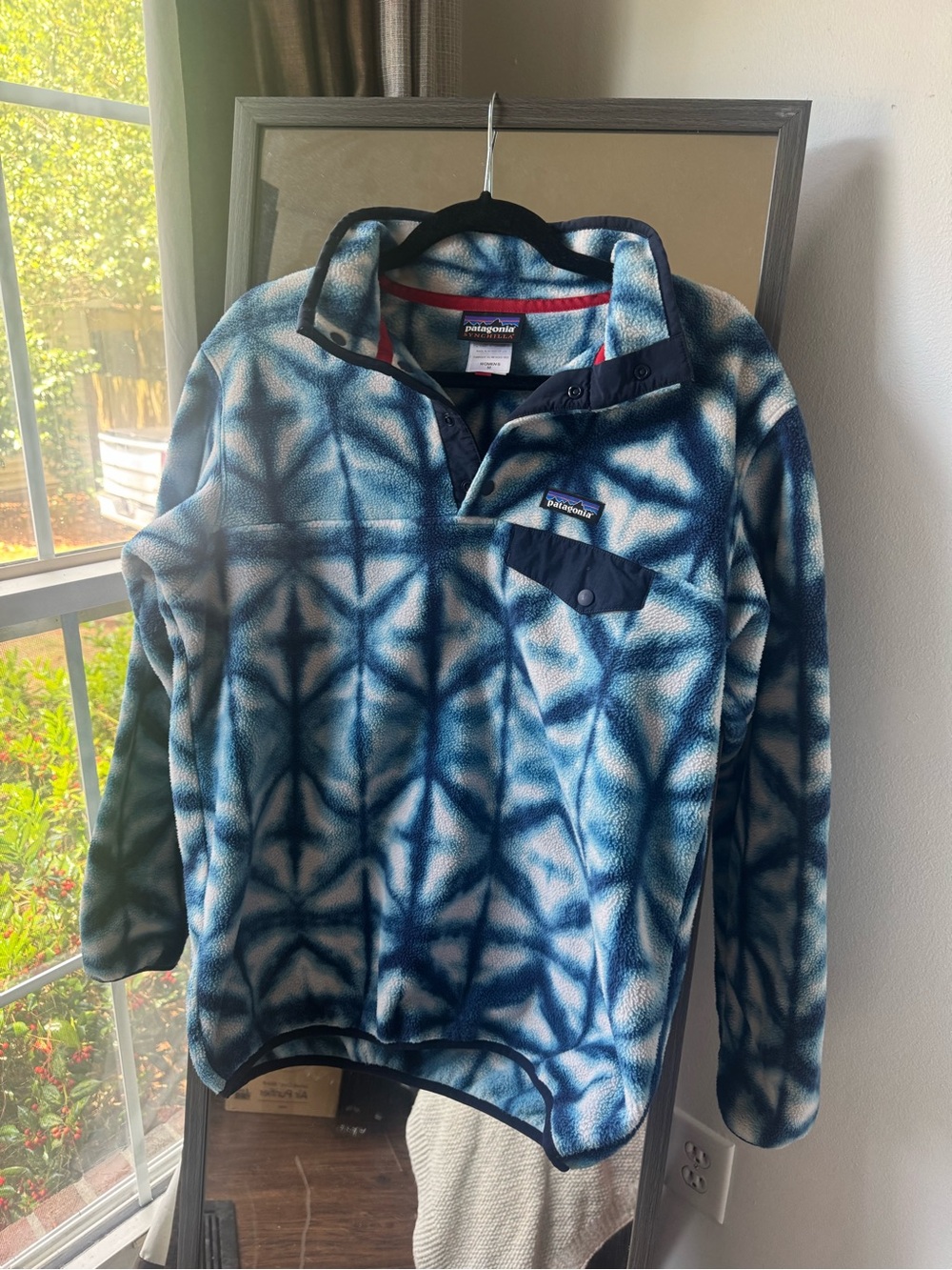 Patagonia Blue & White Tie-Dye Synchilla Snap-T Pullover